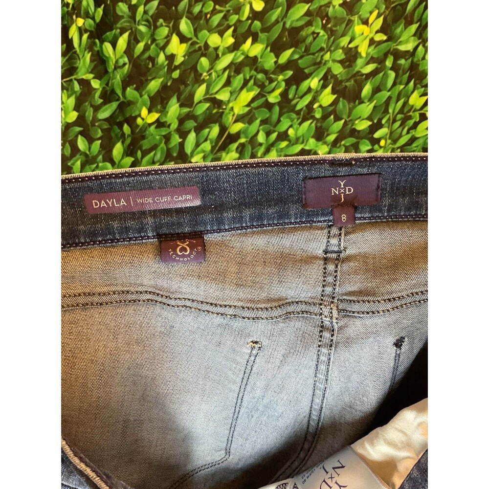 NYDJ Dayla Wide Cuff Capri Dark Wash Stretch Denim Blue Jeans LiftxTuck Size 8 - Picture 6 of 9